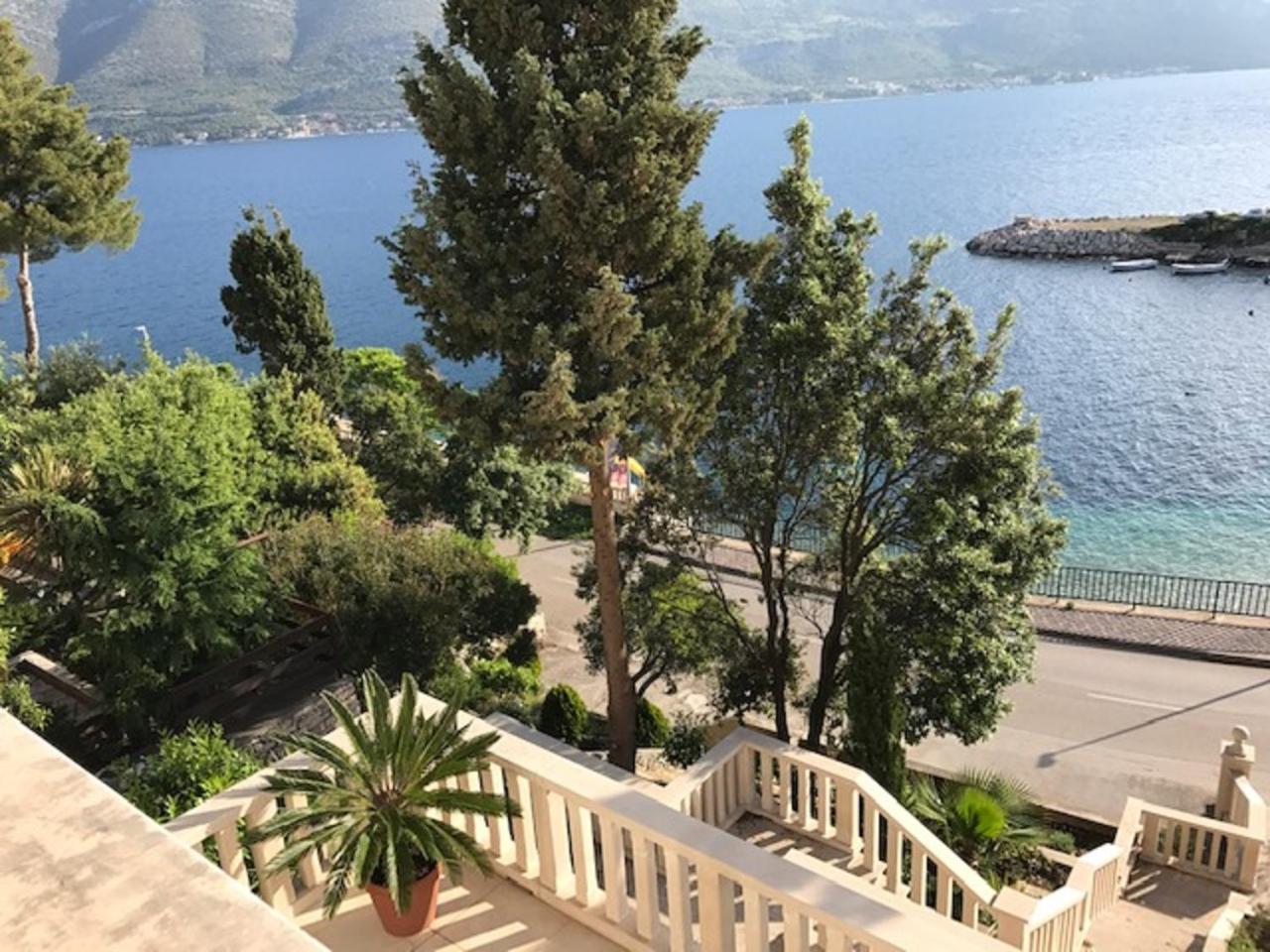 Villa Jade Apartments Front Row Sea View - Walk To Korcula Old Town Medvinjak 외부 사진
